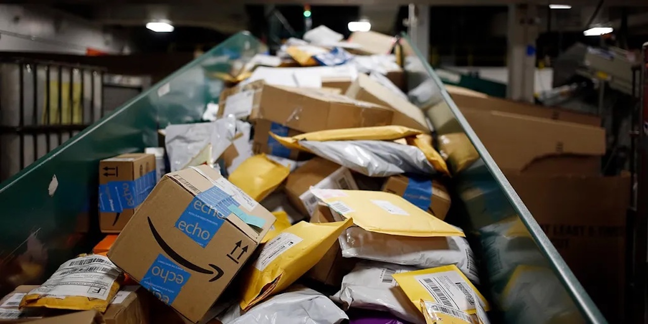 Accidental Email Reveals Amazon Plan To Cut 16,000 Jobs-1