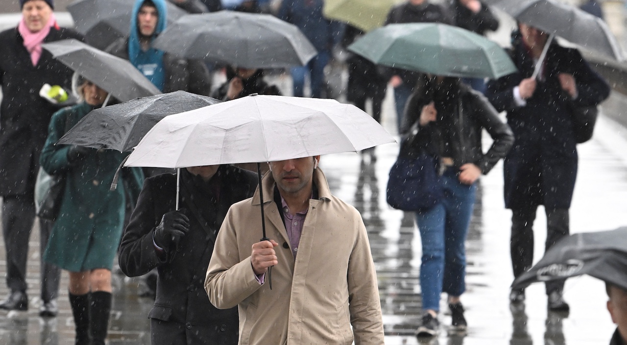 Uk Unemployment Hits Highest Rate For Nearly Five Years-1