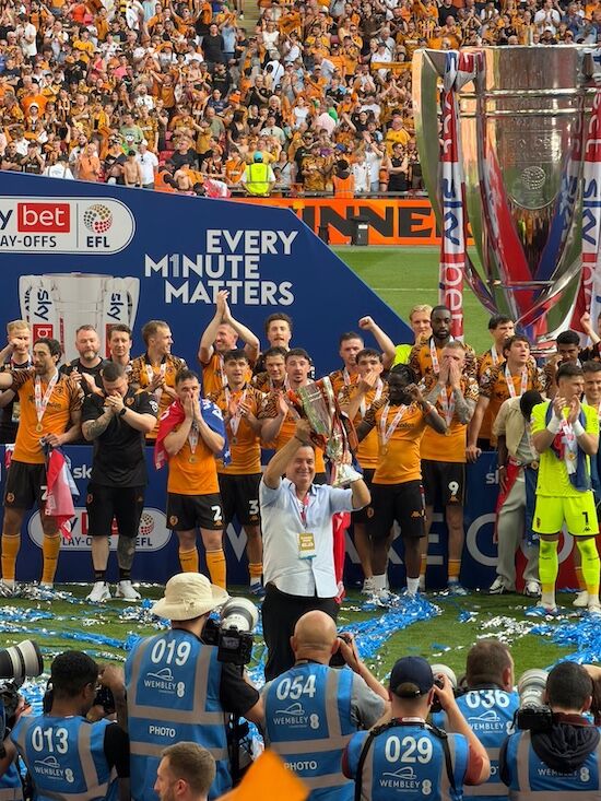 Hull City Premier Lig-1