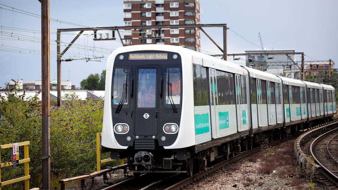 Public backs plans for DLR extension