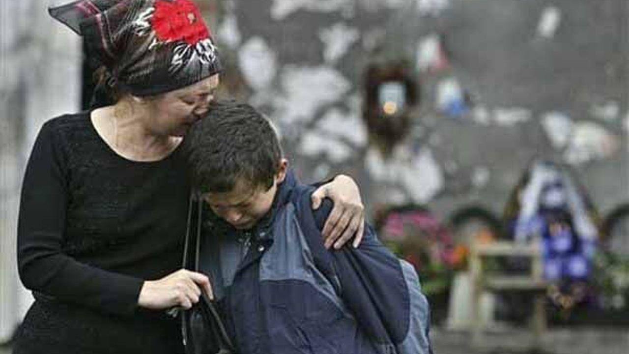 Three people held hostage at Russian school