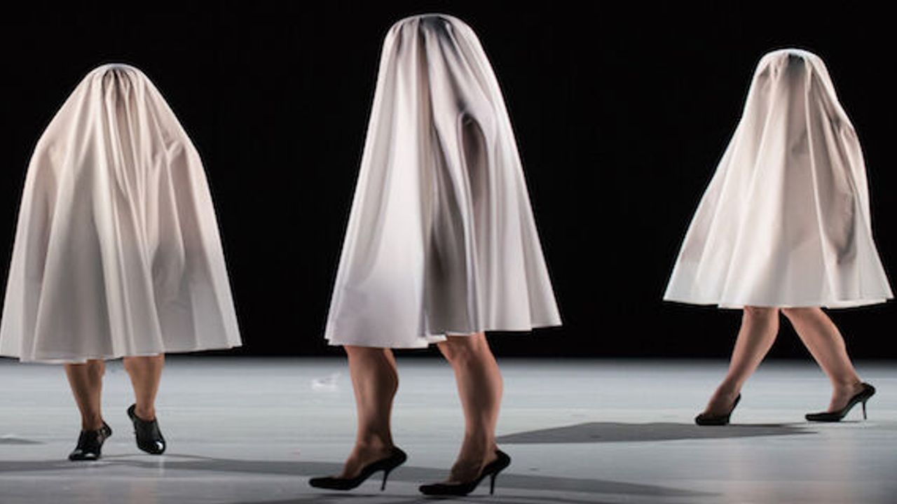 Turkish Cypriot fashion designer Çağlayan has been awarded