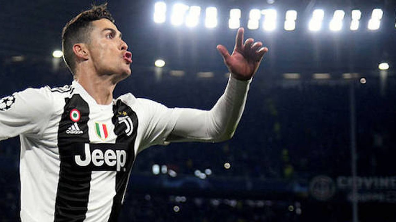 Ronaldo lifts Juventus to Champions League quarters