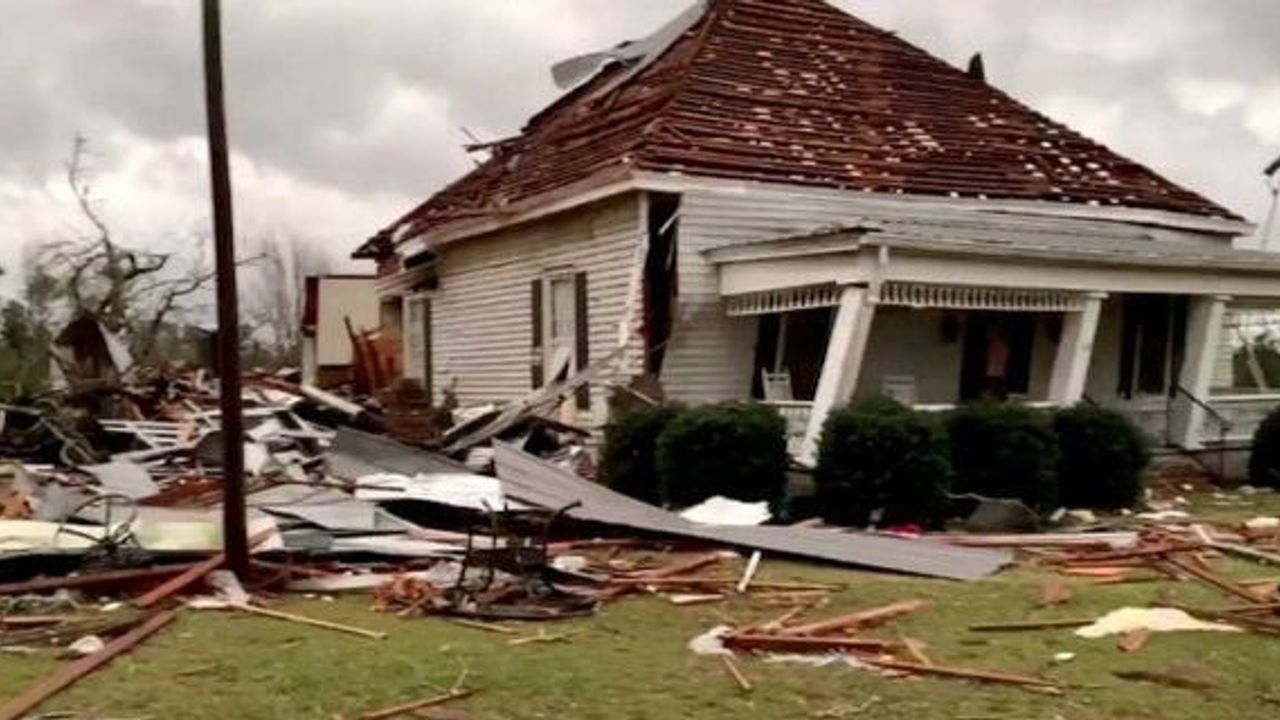 Tornadoes kill at least 23 in Lee County, Alabama