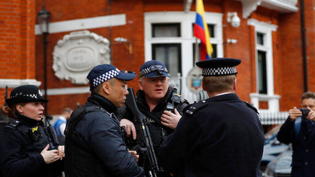 UK police arrest WikiLeaks founder Julian Assange