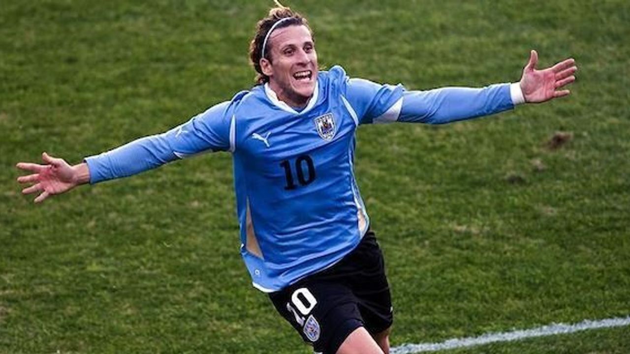 Uruguayan forward Diego Forlan retires from football