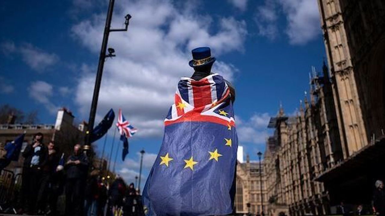 Brexit knot still tight after court blow to suspension