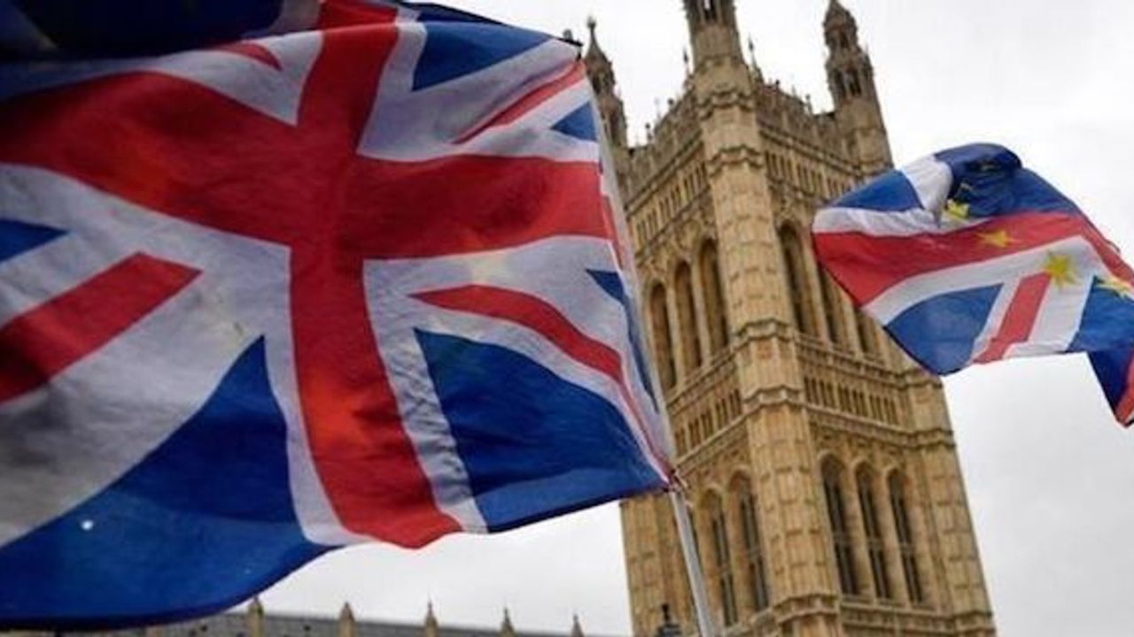 UK, MPs reject snap general election