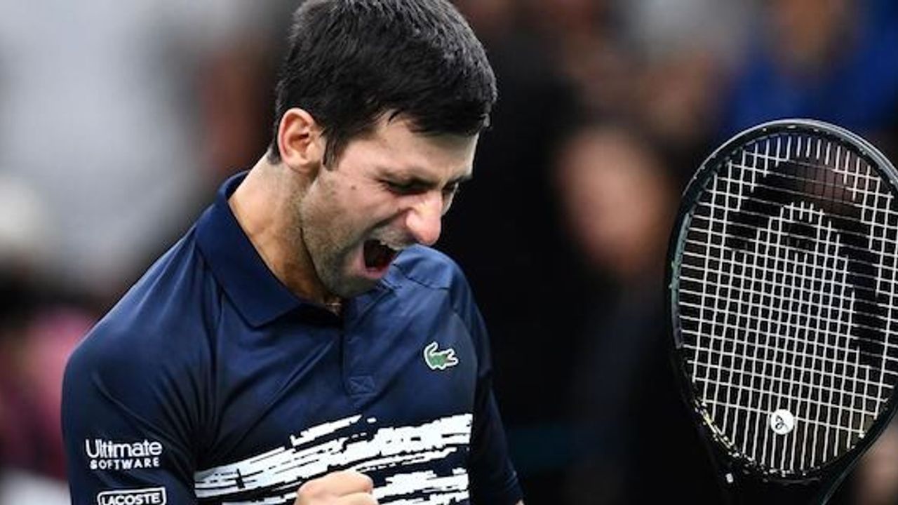 Djokovic into third round in Australian Open