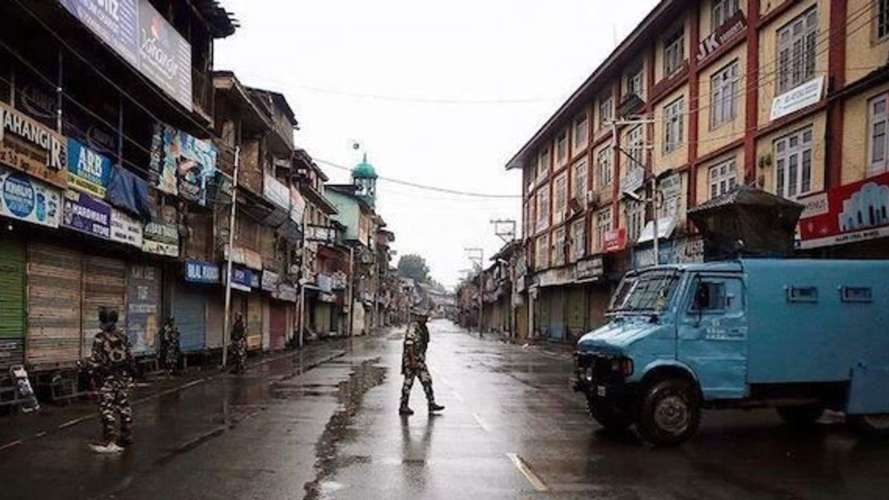 British MP denied entry to India over Kashmir criticism