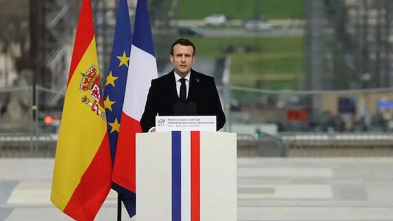 France to close all public institutions from Monday