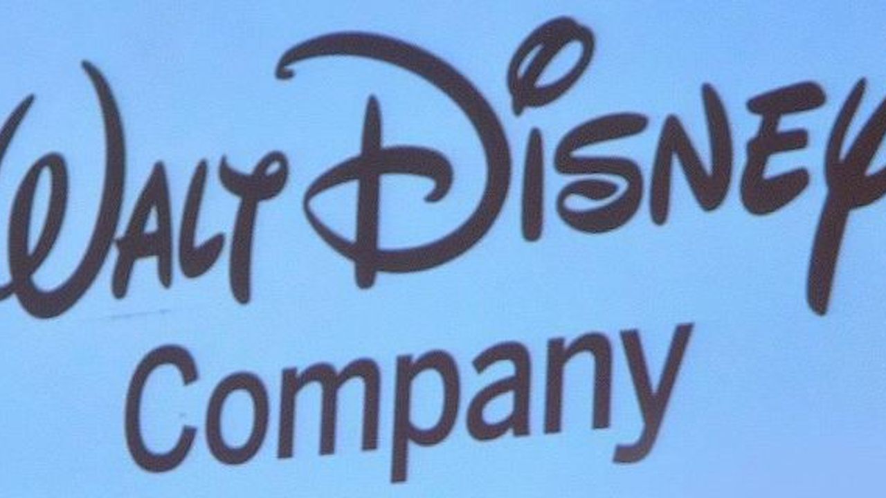 Disney stops paying nearly half of staff amid COVID-19
