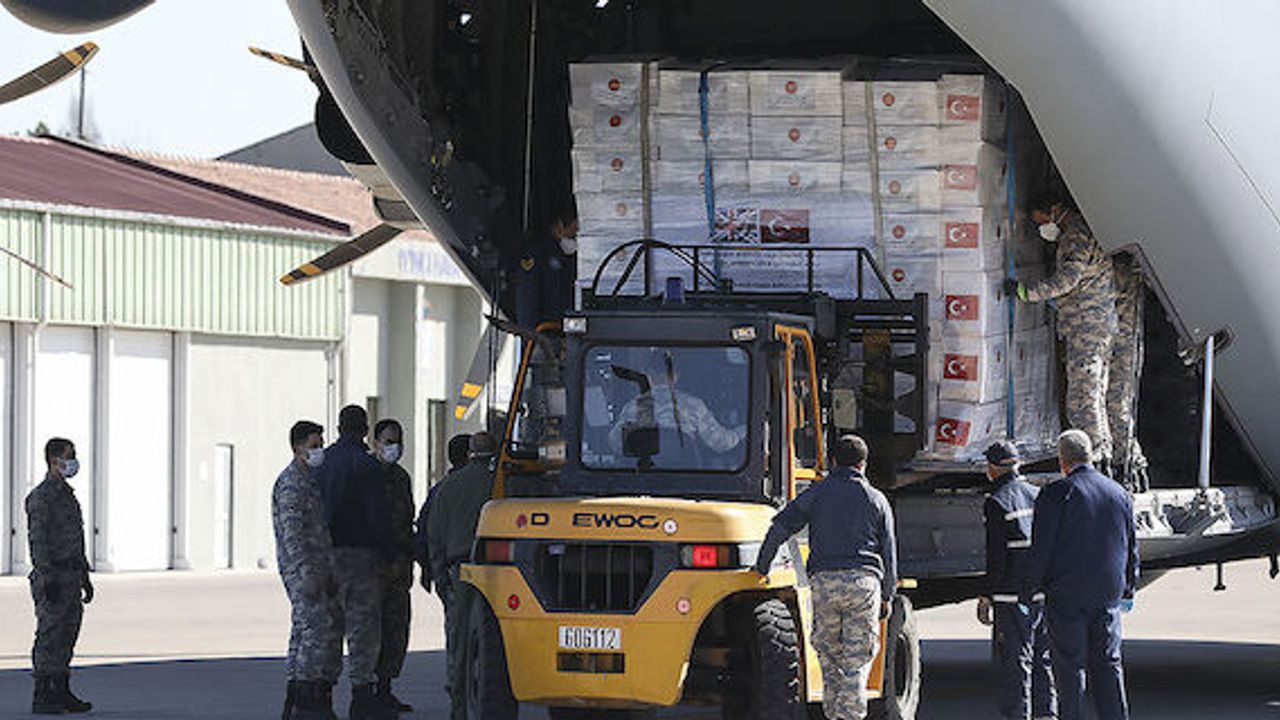 Republic of Turkey delivers medical aid to UK to help fight virus, lates