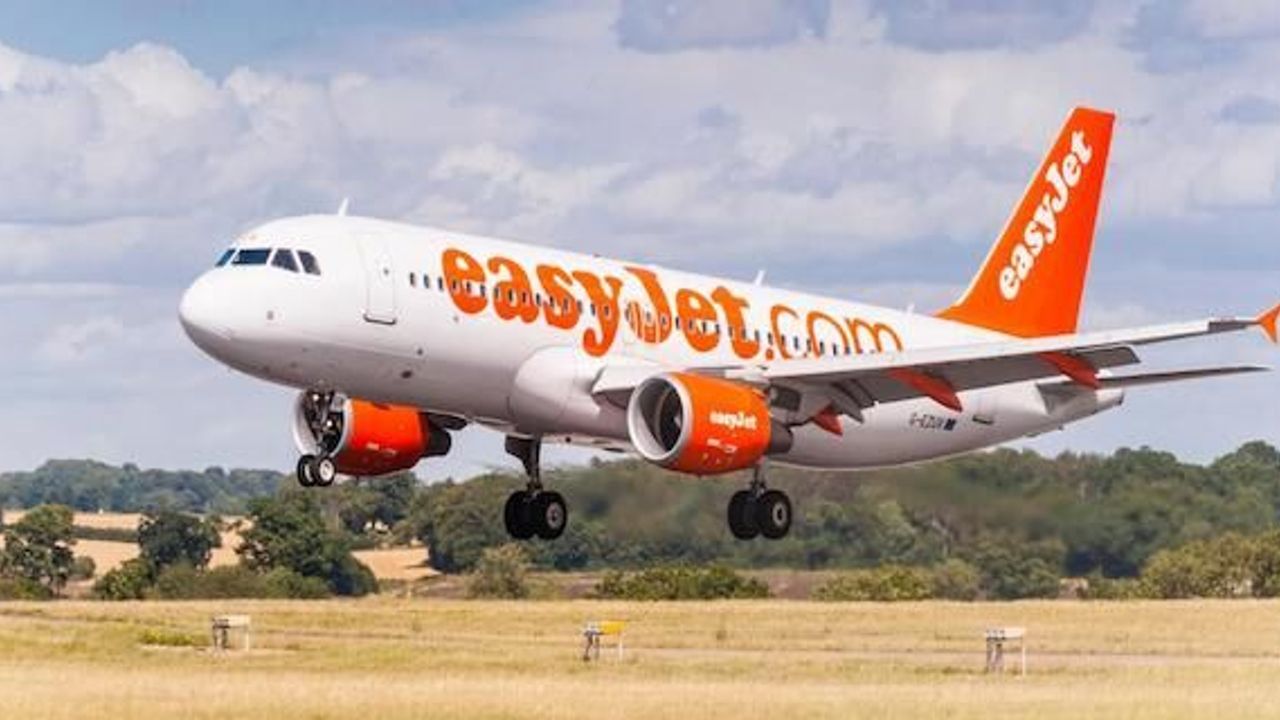 EasyJet plans up to 4,500 job cuts