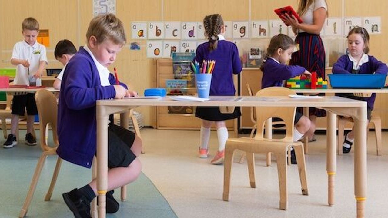 N.Ireland reopens schools, teachers’ unions worried