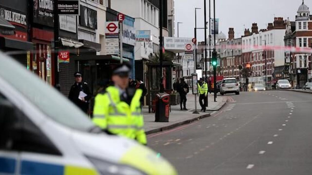 School evacuated after 'bomb threat' in London
