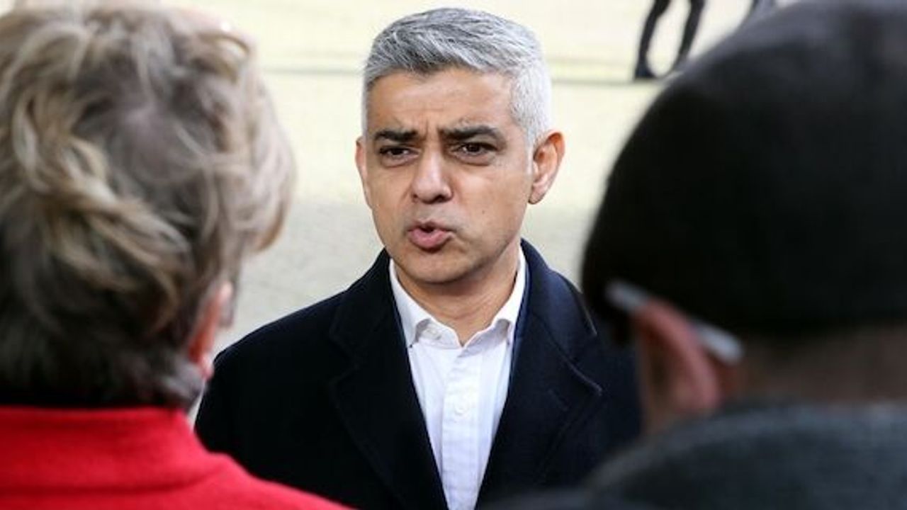 London mayor declares ‘major incident’ over virus spread