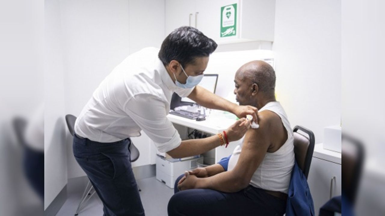 Study showing Oxford vaccine slows virus spread superb, Covid-19