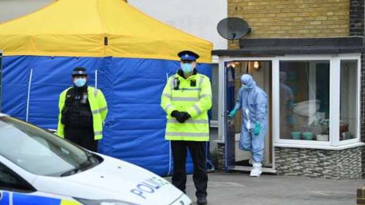 Police officer arrested on suspicion of murdering London woman