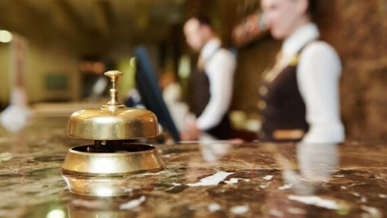 Omicron fears cause wave of hotel cancellations