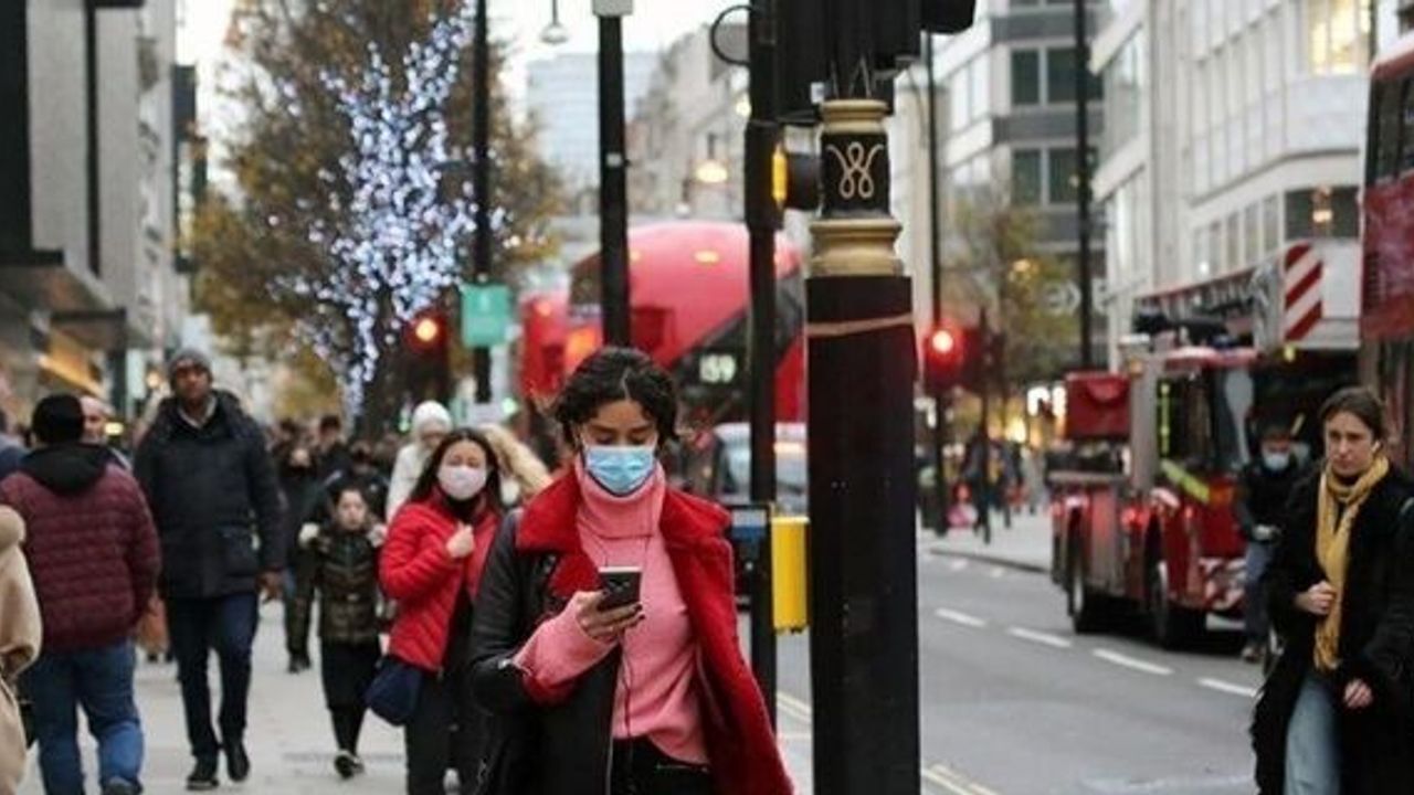 UK records highest daily infections since start of pandemic