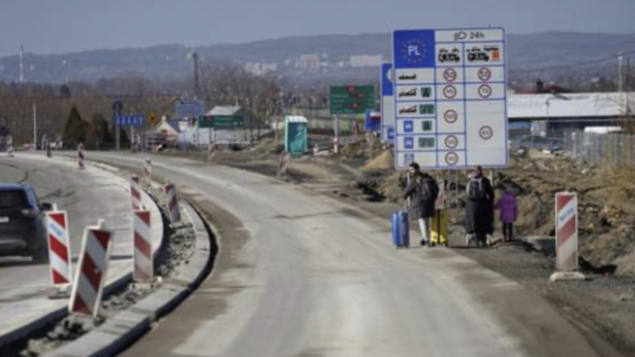 Vladimir Putin warns that Moscow's response will be instant if anyone tries to take on Russia