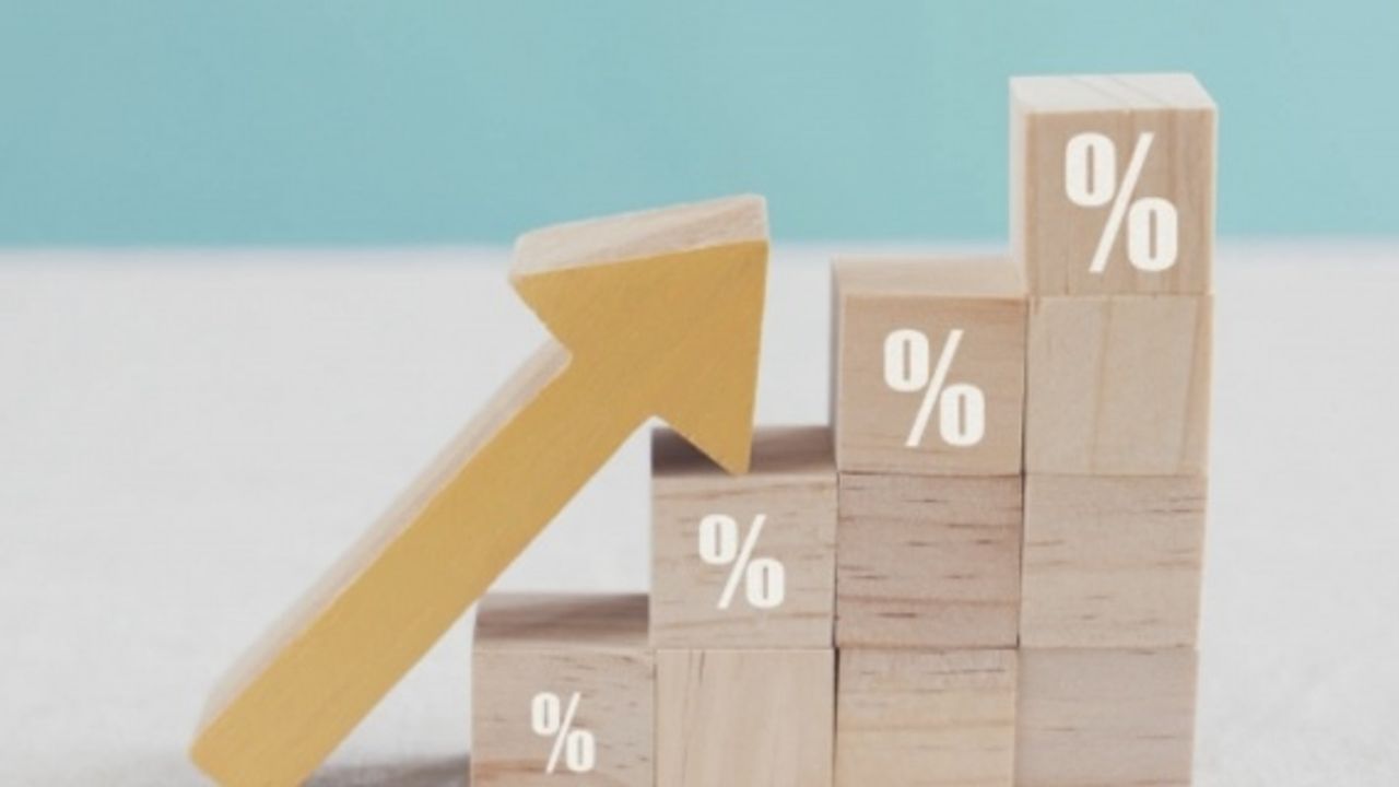 UK annual inflation soars to new 30-year high in March