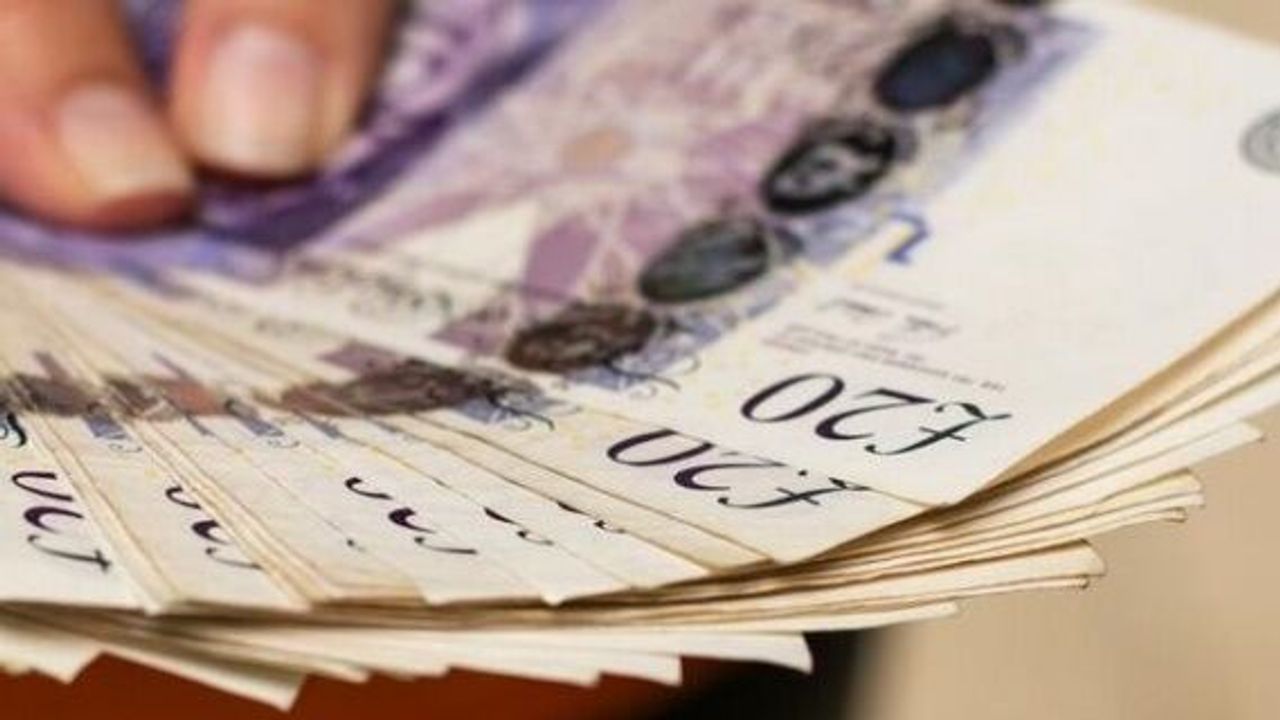 UK chancellor's wife pays no British taxes on her foreign earnings