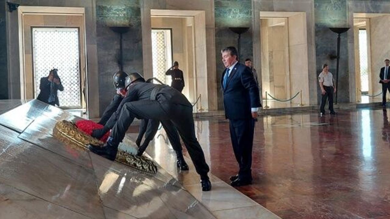 Prime Minister Ünal Üstel and the coalition partners flied to Ankara in order to hold official contacts. 