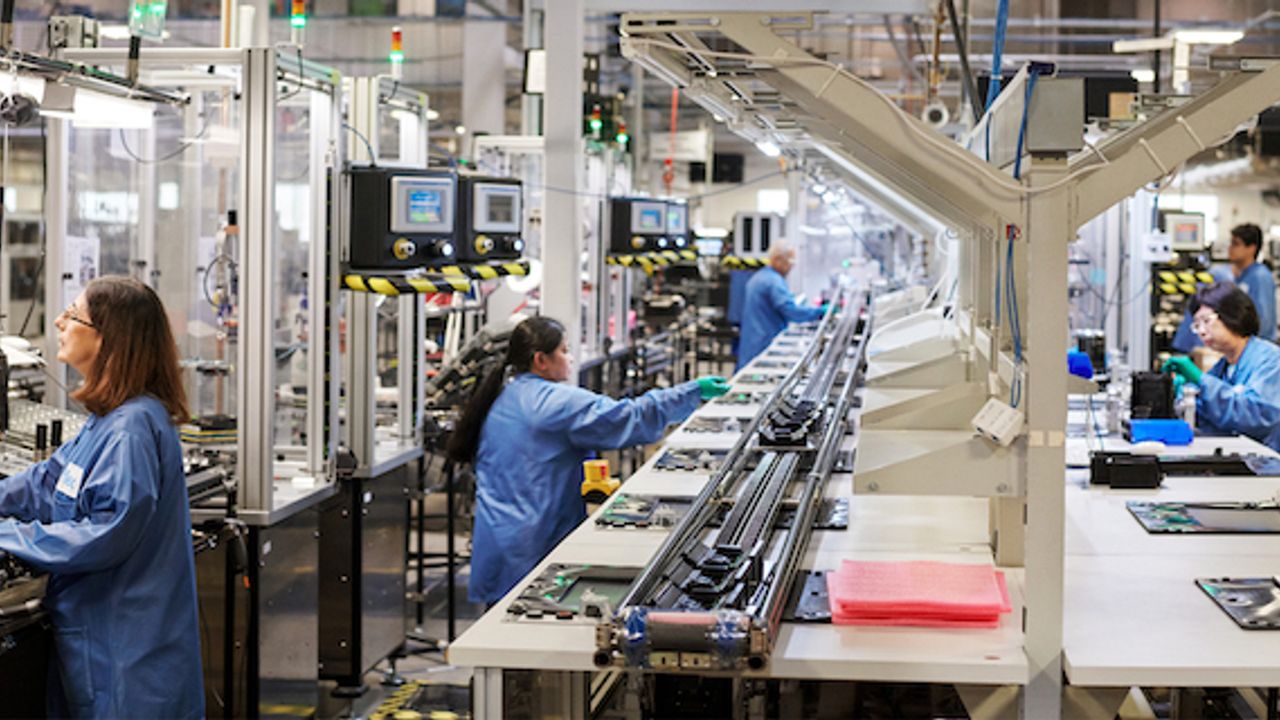 UK manufacturing output falls for 3rd consecutive month in April