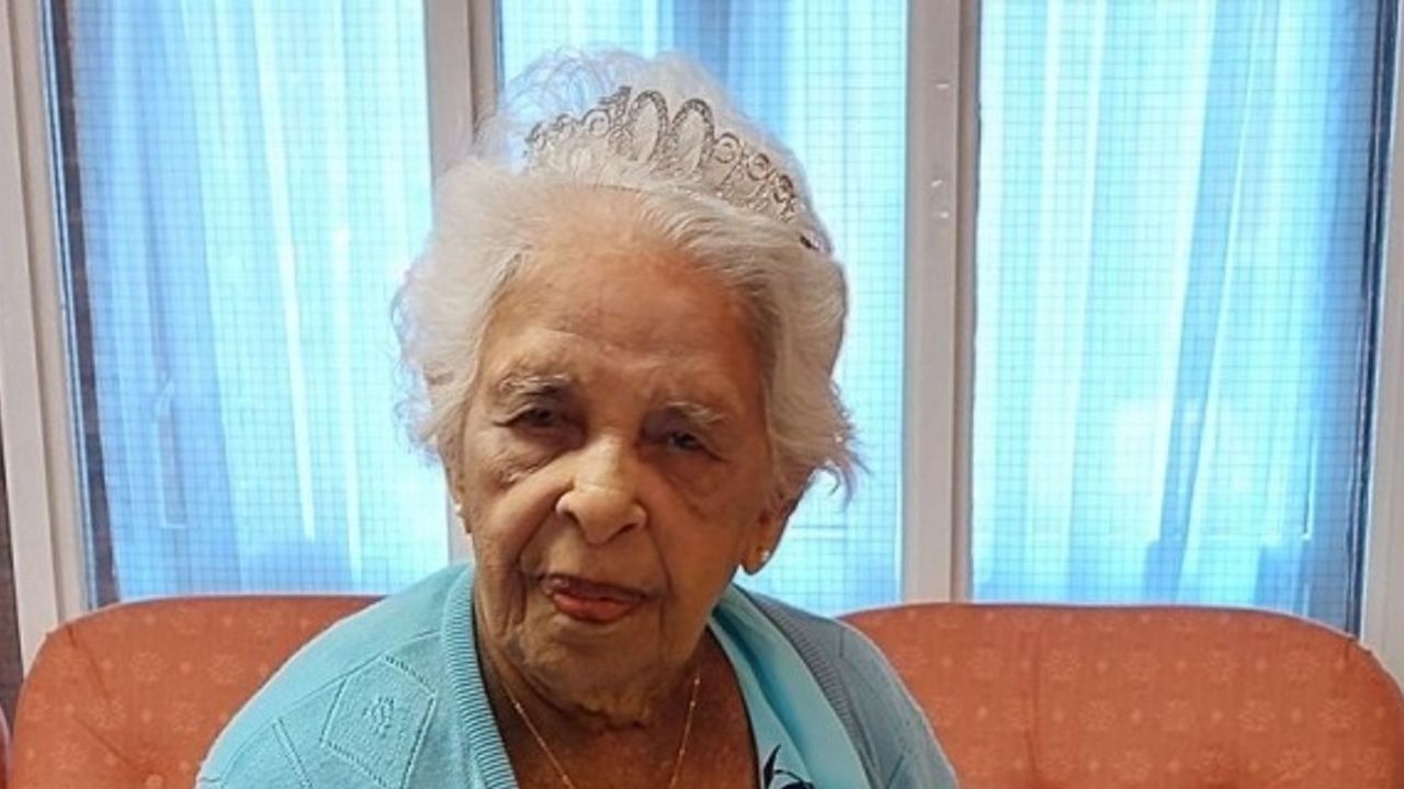 Etelvina celebrates her 100th birthday in Enfield
