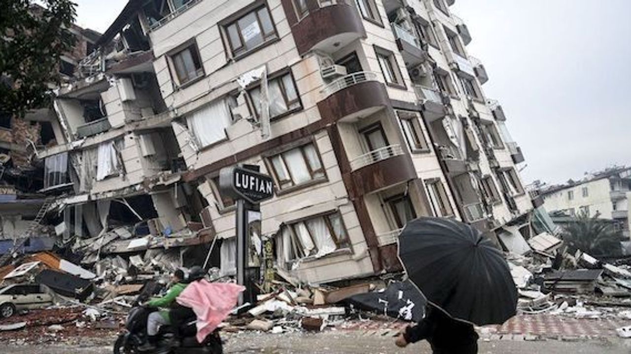 Turkiye quake, Heavy rain hampers rescue efforts