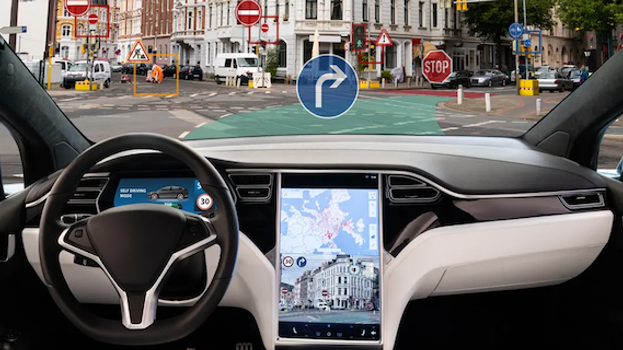 Driverless cars possible in UK by 2026, minister says