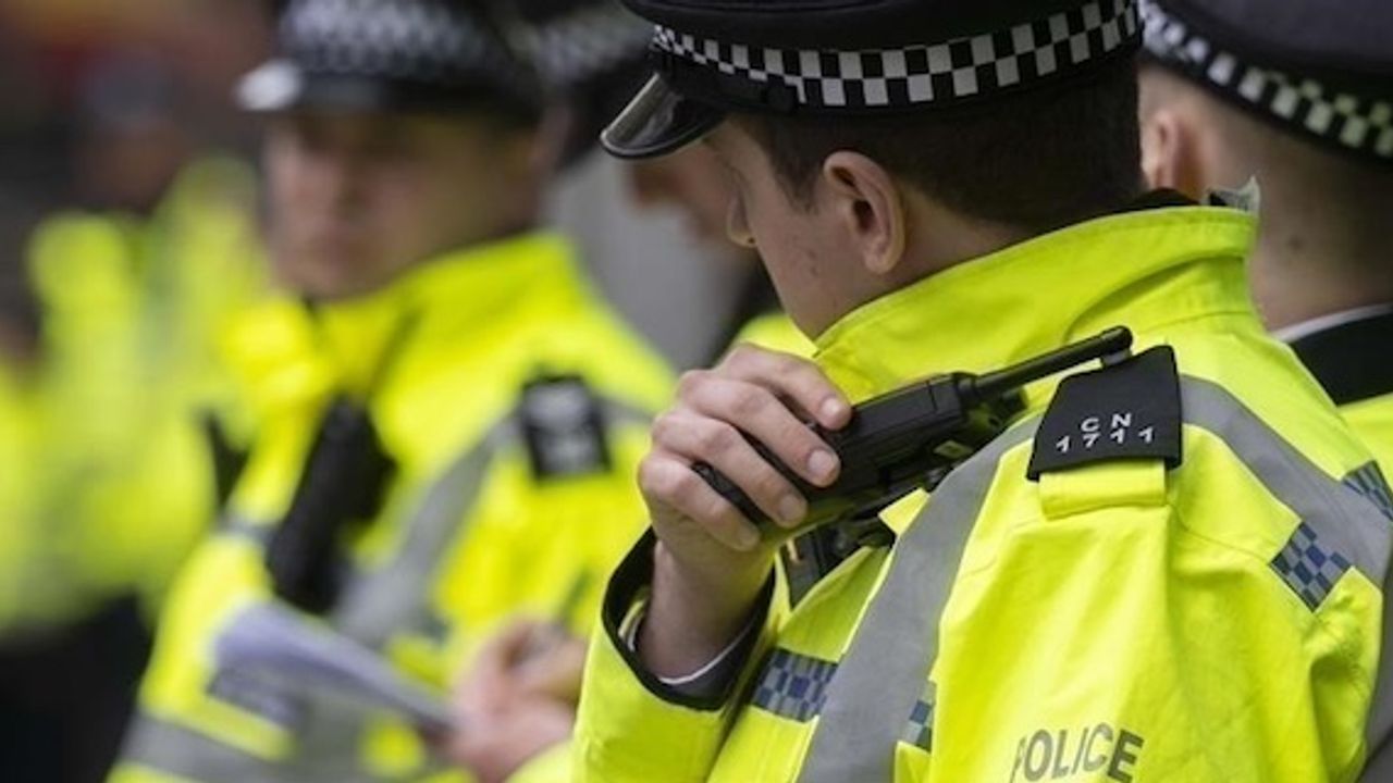 Murder probe launched after 4 killed in UK house fire