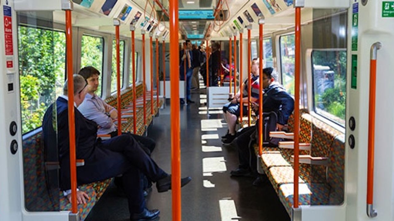 Transport for London Weekend travel information