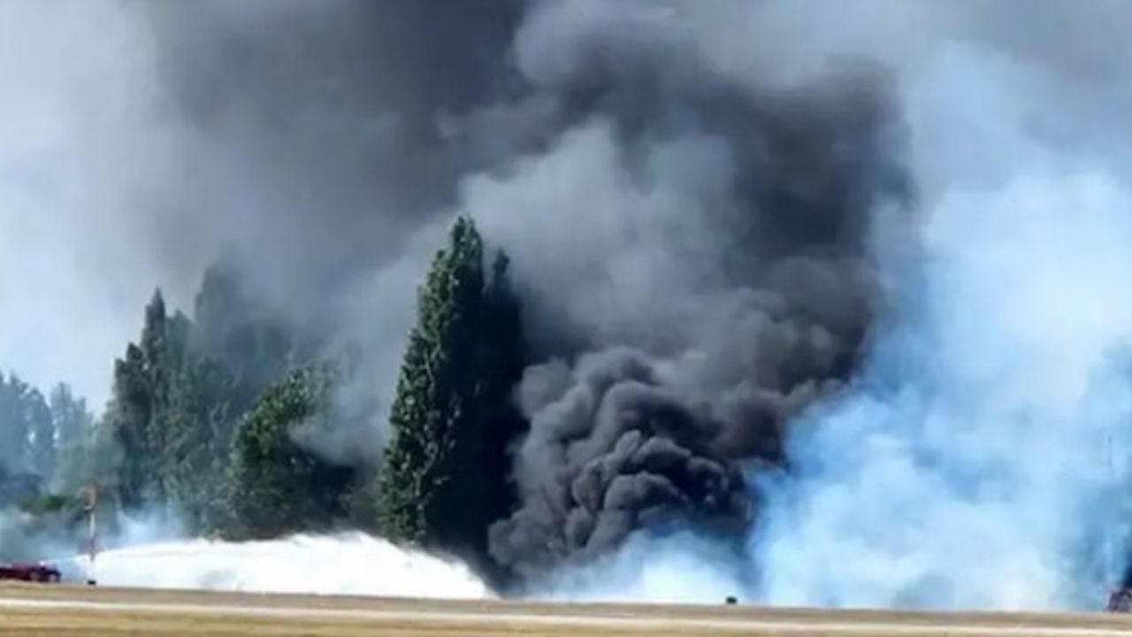 Plane crash at London Southend Airport kills 4 people