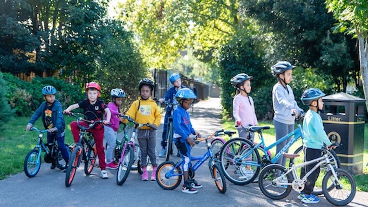 TfL opens 2025 grants for community groups to encourage more walking, cycling and active travel in the capital
