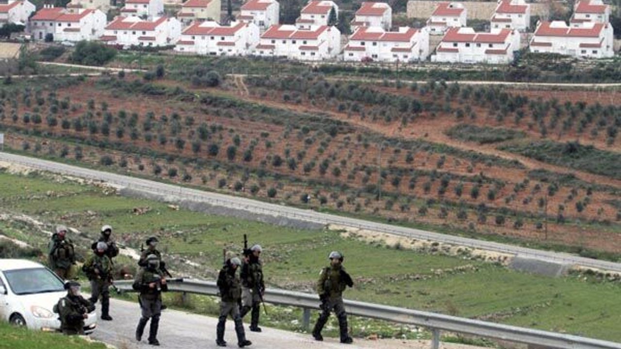 Israel to free Palestinian prisoners for peace talks