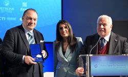 Dündar Keşaplı Honoured with Journalism Award