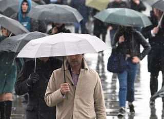 UK Jobless Rate Rises as Youth Unemployment Hits 16.1%