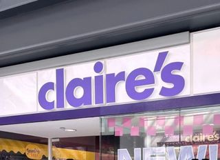 Claire's closes all 154 stores in UK and Ireland with loss of 1,300 jobs