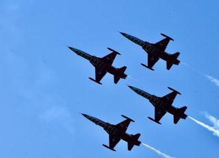 Turkish Stars Dazzle Thousands with Spectacular Fethiye Airshow