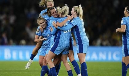 İngiltere, Avustralya'yı yenerek tarihinde ilk kez finale çıktı