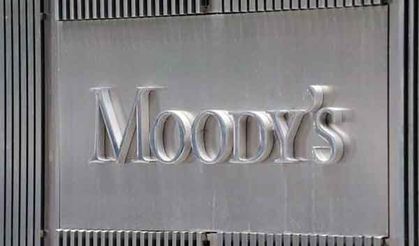 Moody's upgrades Spain's credit rating outlook