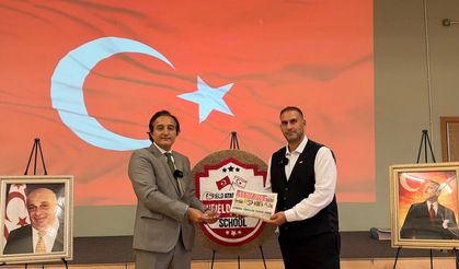 Vatan Öz Honoured for Supporting Turkish Education