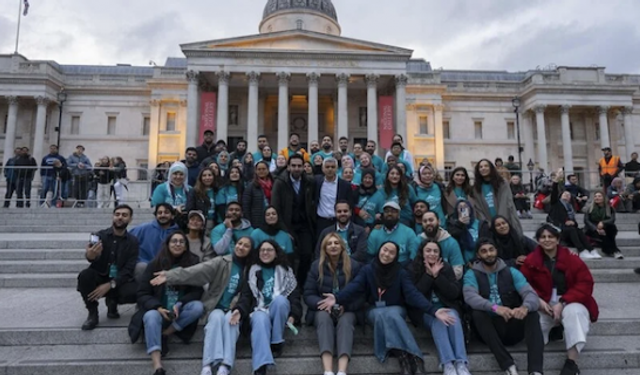 London's iconic Trafalgar Square for an open iftar