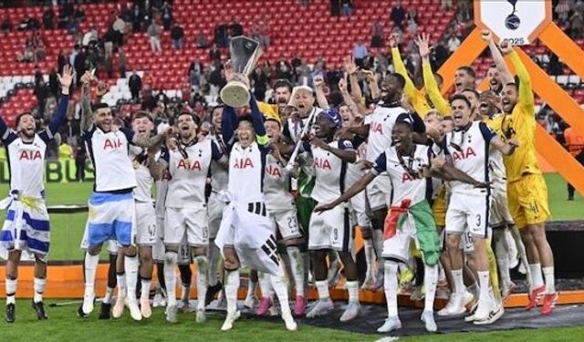 Brennan Johnson’s first-half strike seals London side’s win