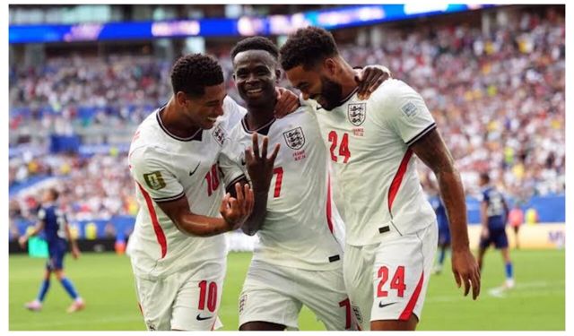 England Edge France 6-4 for World Cup Third