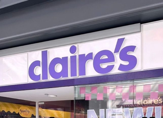 Claire's closes all 154 stores in UK and Ireland with loss of 1,300 jobs